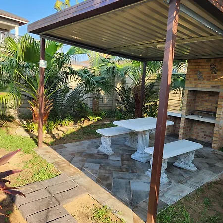 Weaver'S Corner Cottage Richards Bay Exterior photo